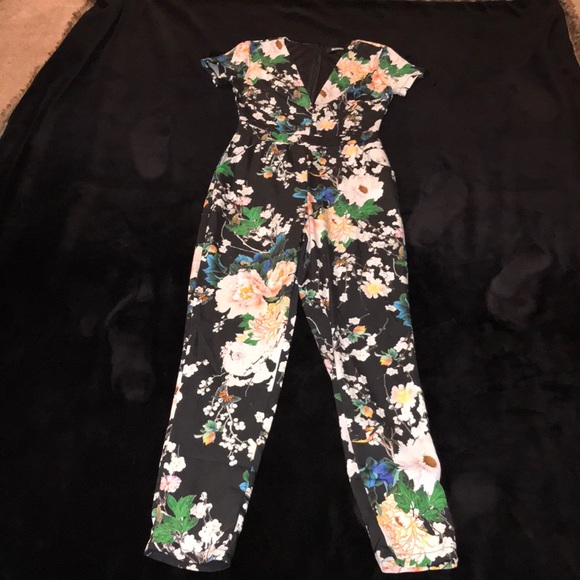 Jumpsuit - Picture 2 of 4